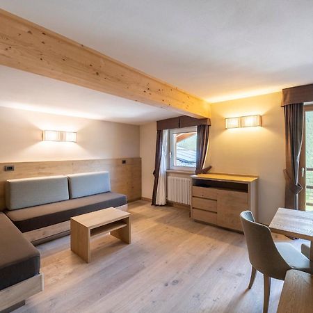 Design & Suite Hotel Ciarnadoi Vigo di Fassa Exterior foto