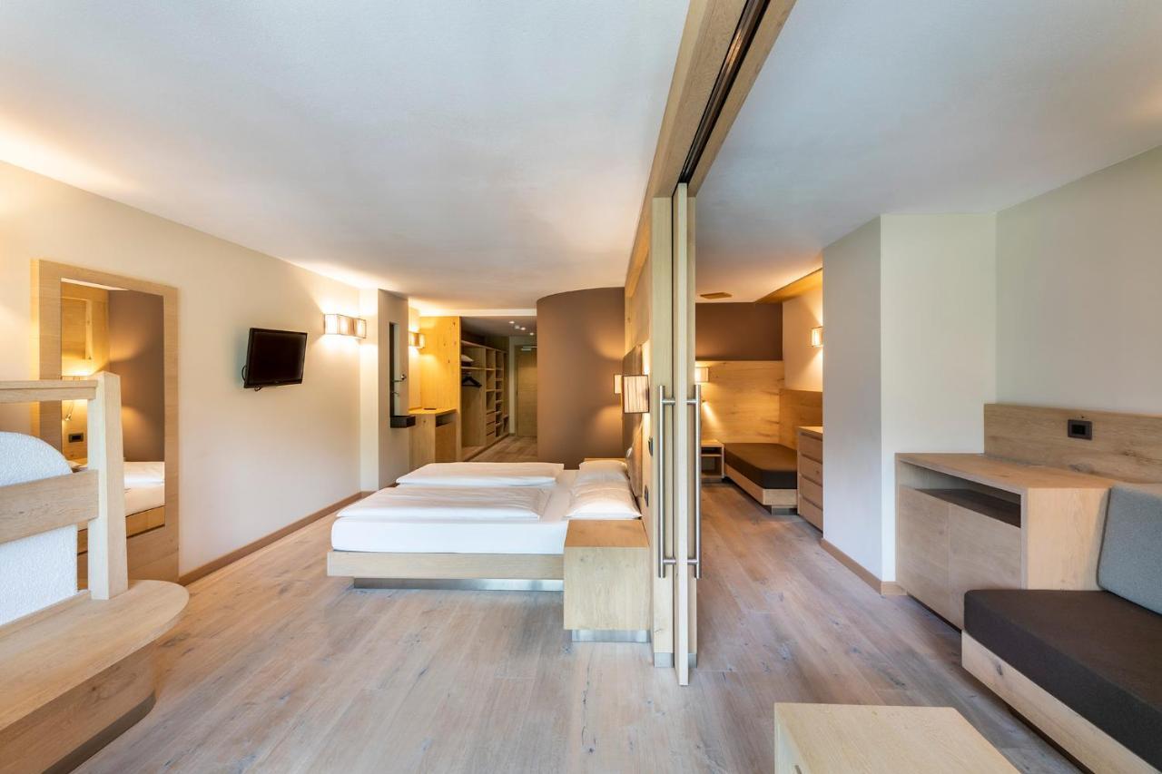 Design & Suite Hotel Ciarnadoi Vigo di Fassa Exterior foto