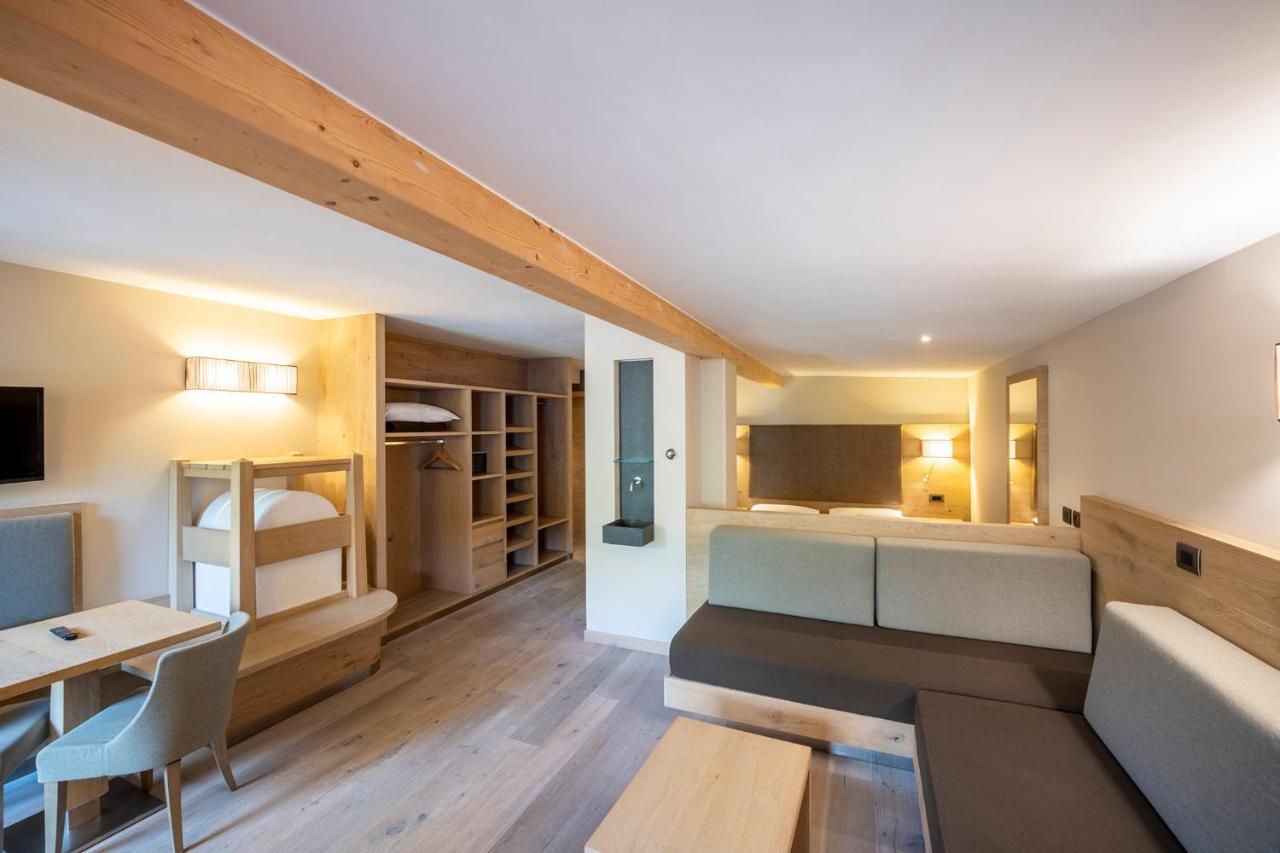 Design & Suite Hotel Ciarnadoi Vigo di Fassa Exterior foto