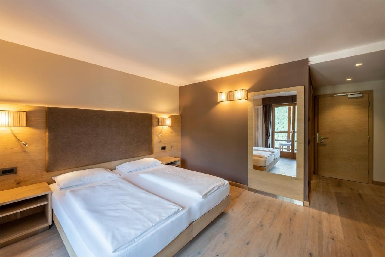 Design & Suite Hotel Ciarnadoi Vigo di Fassa Exterior foto