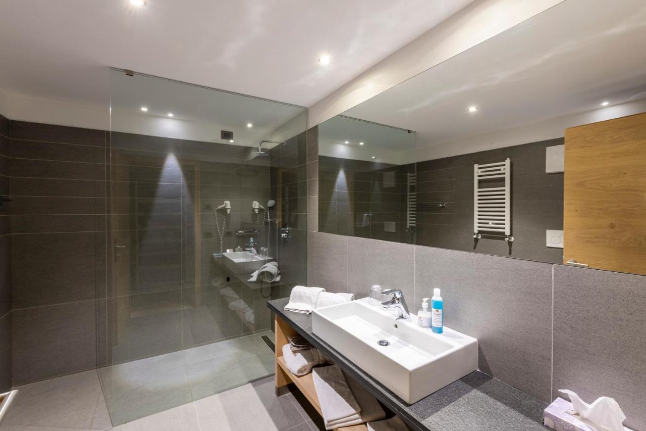 Design & Suite Hotel Ciarnadoi Vigo di Fassa Exterior foto