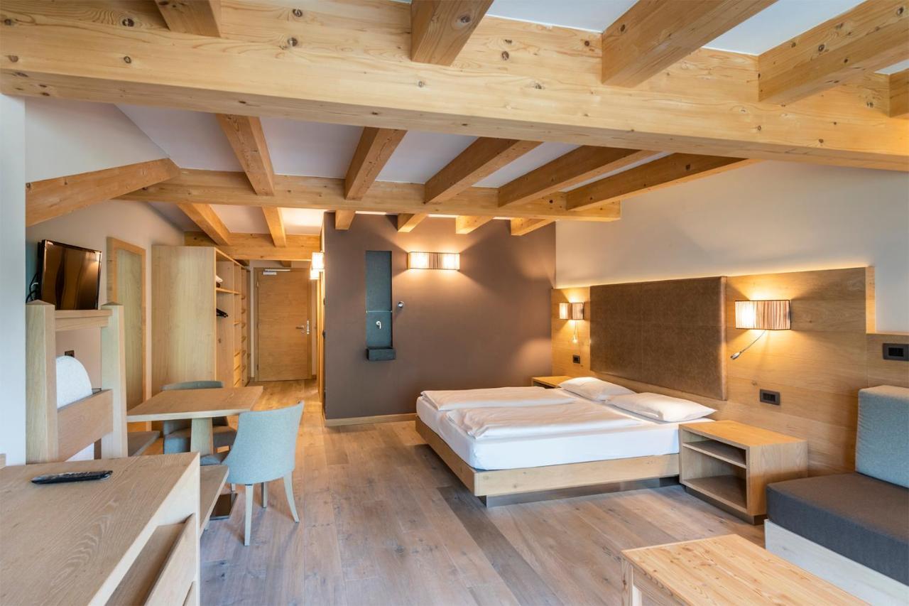 Design & Suite Hotel Ciarnadoi Vigo di Fassa Exterior foto
