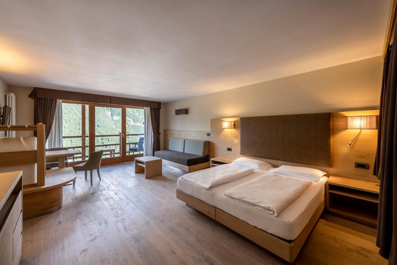 Design & Suite Hotel Ciarnadoi Vigo di Fassa Exterior foto
