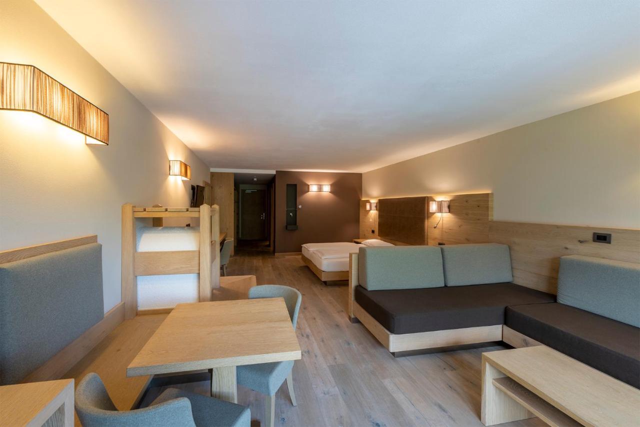 Design & Suite Hotel Ciarnadoi Vigo di Fassa Exterior foto