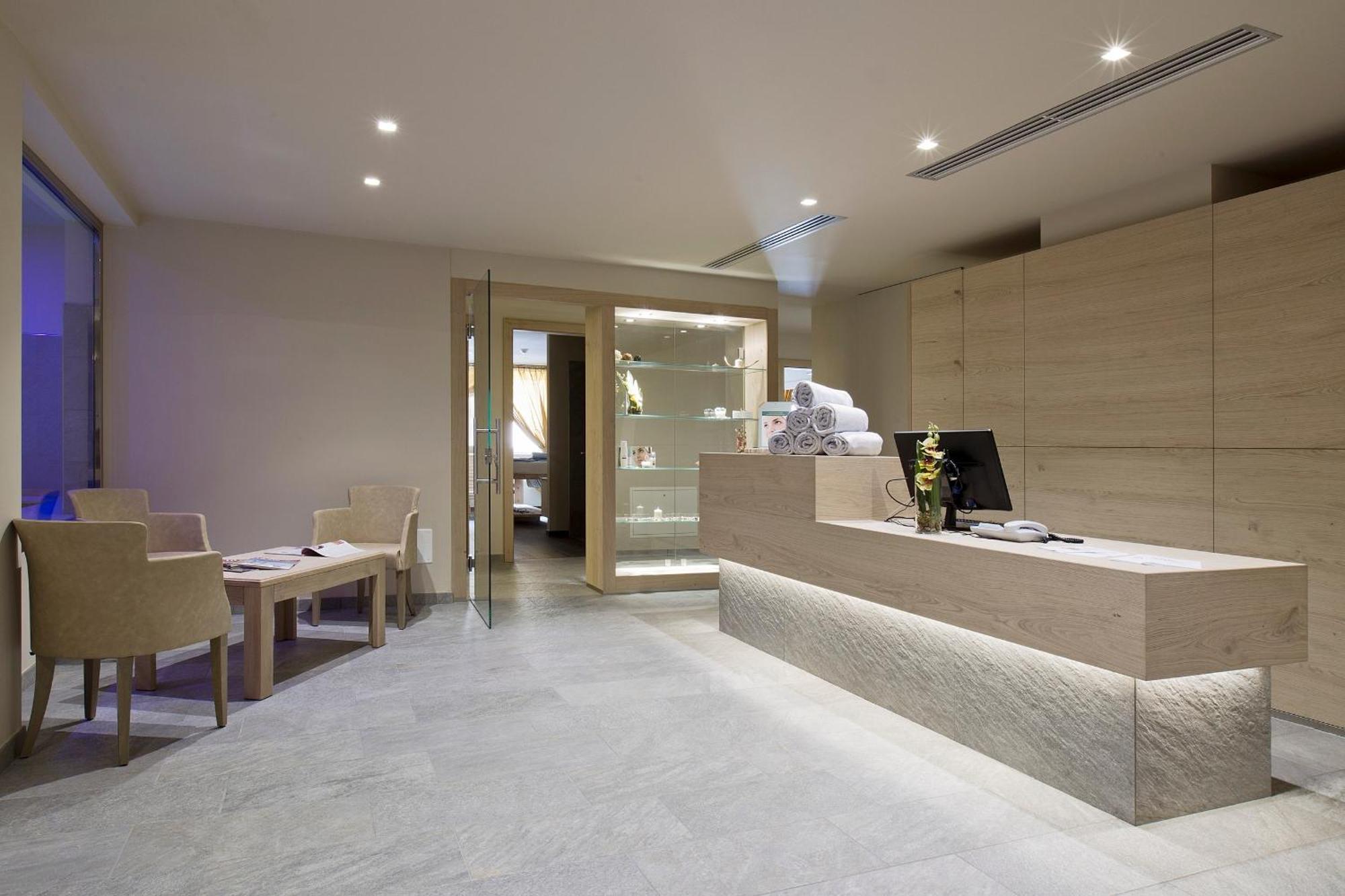 Design & Suite Hotel Ciarnadoi Vigo di Fassa Exterior foto