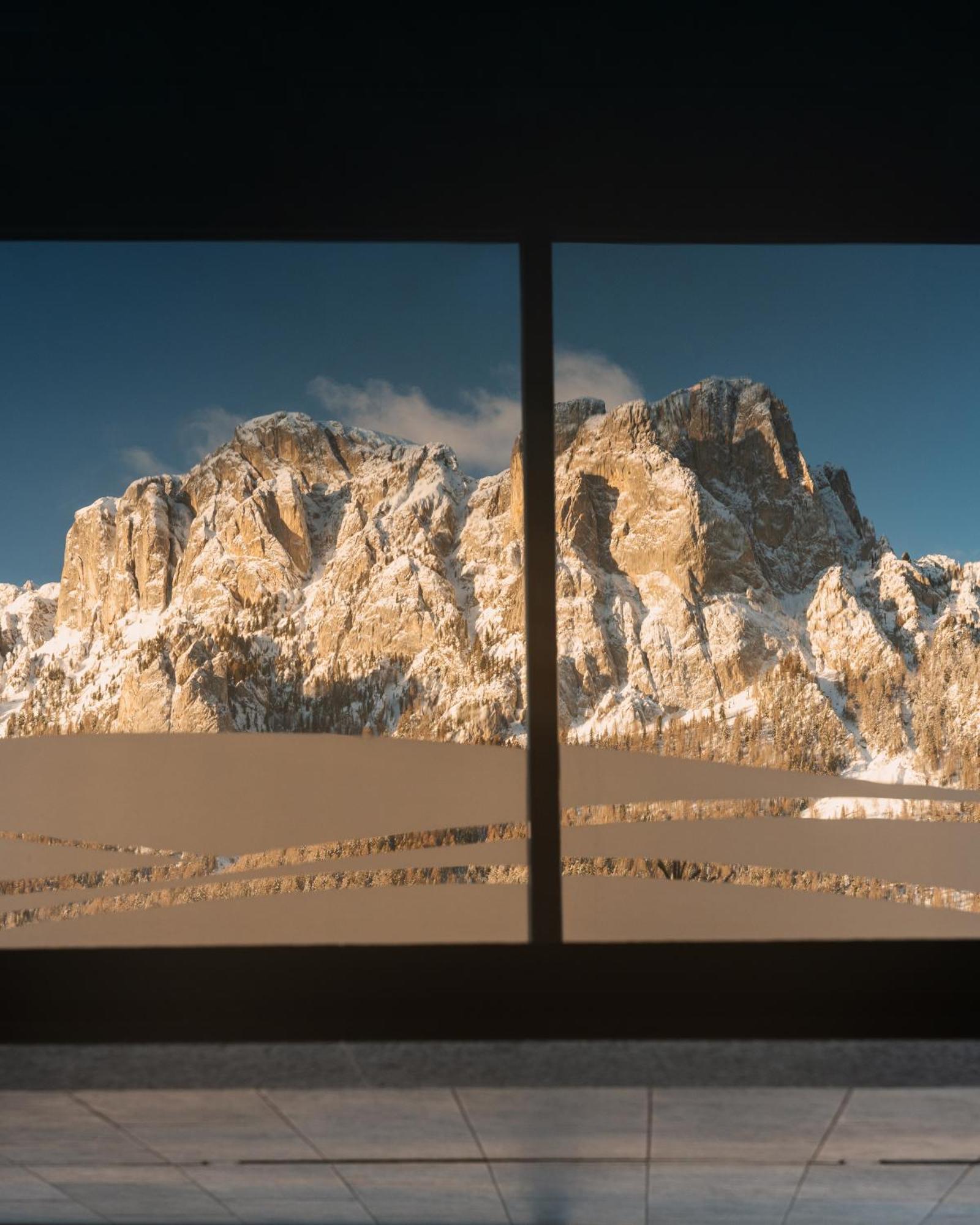 Design & Suite Hotel Ciarnadoi Vigo di Fassa Exterior foto